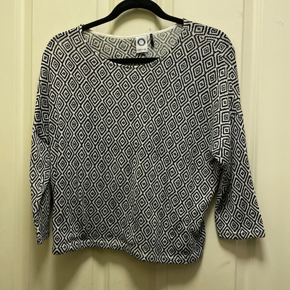Anthropologie Moth Geometric Knit Sweater Top Black & White Cropped Fit Size M